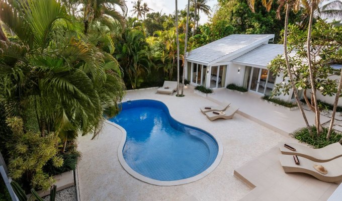 Location villa Bali Seminyak piscine privée à 500m de la plage et avec personnel