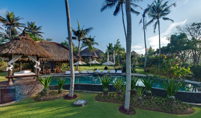 Indonesie Bali Location Villa Canggu au bord de mer avec jacuzzi et personnel