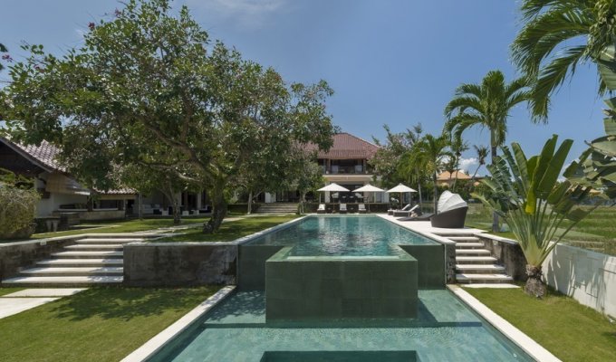 Indonesie Bali Location Villa Canggu avec jacuzzi et personnel