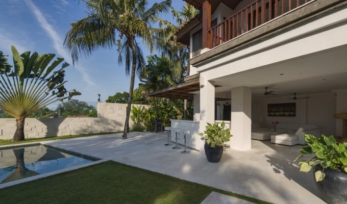 Indonesie Bali Location Villa Canggu avec jacuzzi et personnel