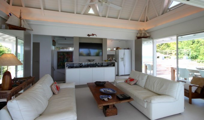 Location Villa de Luxe à St Barth avec piscine chauffée et vue sur la baie de Flamands