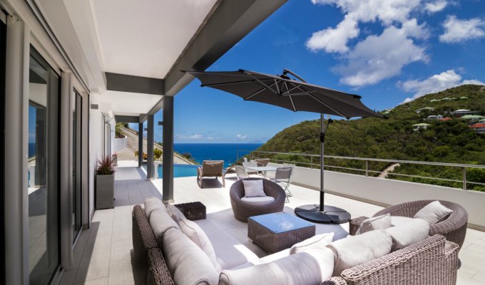 Location Villa de Luxe à St Barth avec piscine privée et vue sur l'océan