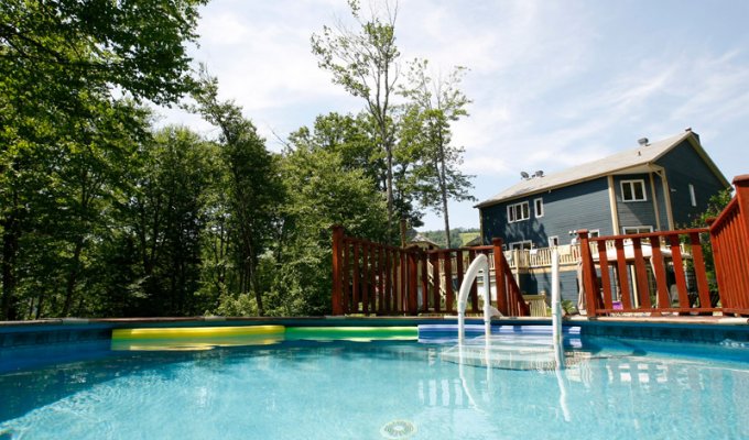 Quebec Stoneham Location Chalet avec grande terrasse et piscine privée