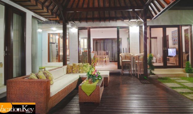 Indonesie Bali Location Villa Sanur à 5mins de la plage avec piscine privée et personnel