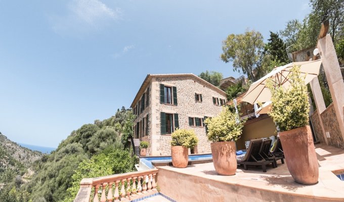 Iles Baléare location villa luxe Majorque Deia 8 personnes piscine privée salle fitness 3 Km de la plage