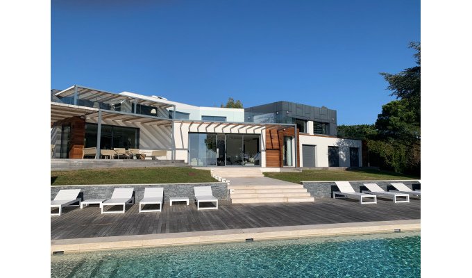 Location Villa de Luxe Cannes vue sur mer piscine privée chauffée Conciergerie
