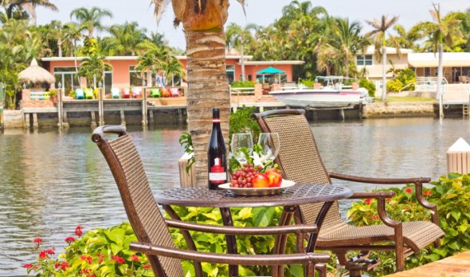 Location villa Deerfield Beach en Floride vue sur le canal piscine chauffée et proche plage