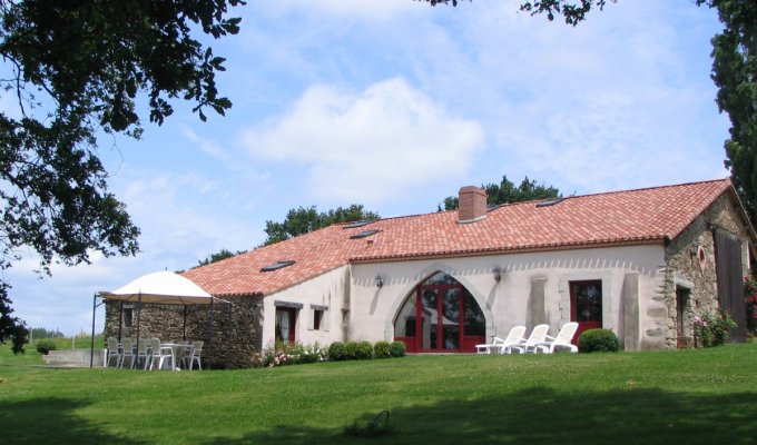 Vendee Location Maison Vacances Puy du Fou (30 minutes) pour groupe avec piscine chauffée