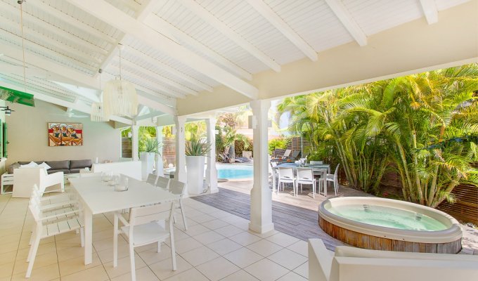 Location villa luxe Saint François Golf avec jacuzzi et accès direct à la plage