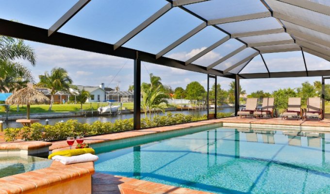 Location Villa Cape Coral en Floride piscine chauffée Jacuzzi et quai pour bateau