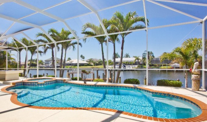 Location Villa Cape Coral en Floride piscine chauffée Jacuzzi et quai pour bateau