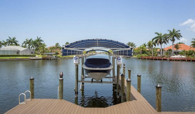 Location Villa Cape Coral Floride sur le canal avec piscine chauffée