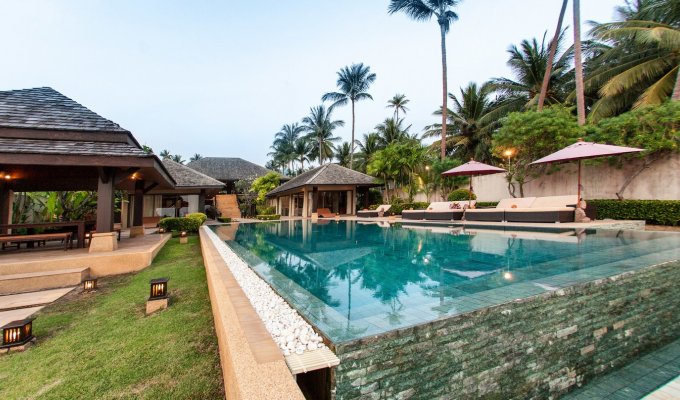 Thailande Location Villa à Koh Samui en bord de plage avec piscine privée et personnel