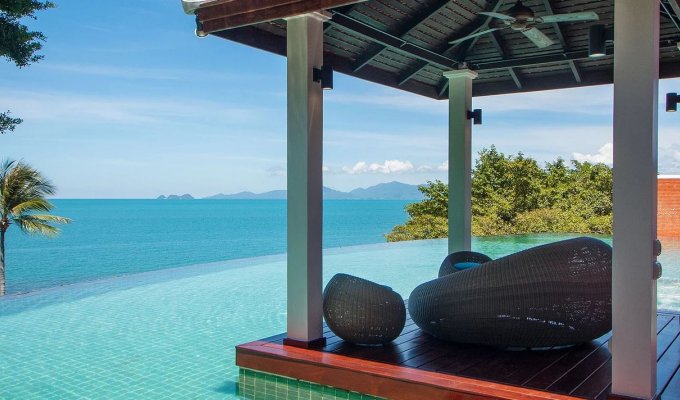 Thailande Location Villa de luxe à Koh Samui surplombant la mer avec piscine privée, court de tennis et Personnel 