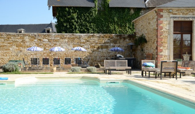 Vendee Location Chateau Puy du Fou (25 min) avec piscine chauffée pour groupe