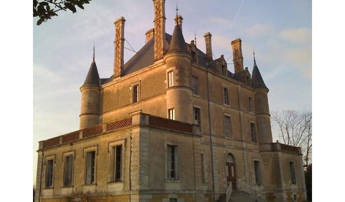 Vendee Location Chateau Puy du Fou (25 min) avec piscine chauffée pour groupe