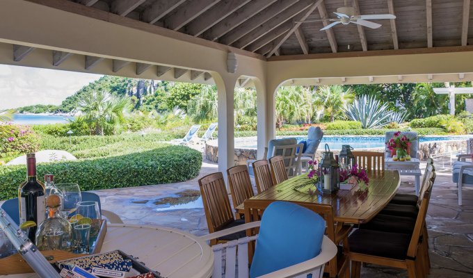 BVI Location Villa luxe Virgin Gorda plage Mahoe Bay piscine et personnel