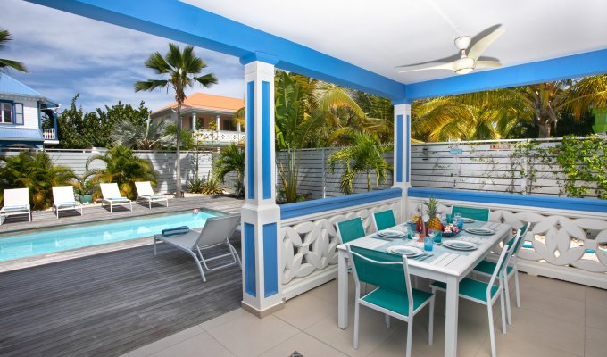 Location Villa au coeur du village de Baie Orientale avec piscine privée 