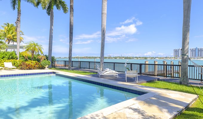 Location Villa luxe Miami Beach Venetian Island piscine chauffée jacuzzi