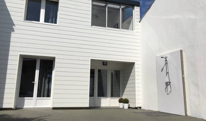 Vendee Location Villa L'Aiguillon sur Mer pour groupe face au plan d’eau, à deux pas des commerces et du port