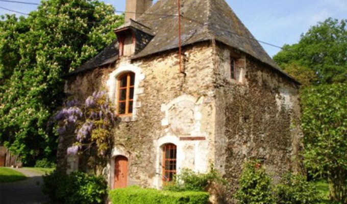 Pays de la Loire Location Chateau Cholet avec piscine à 45 minutes du parc du Puy du Fou et du Parc Terra Botanica