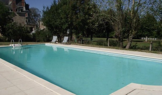 Pays de la Loire Location Chateau Cholet avec piscine à 45 minutes du parc du Puy du Fou et du Parc Terra Botanica