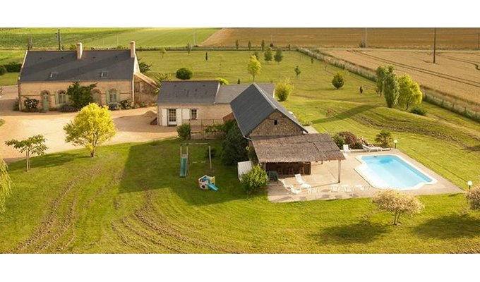Pays de la Loire Location Maison de Charme Saumur pour groupe avec piscine chauffée, jacuzzi et sauna