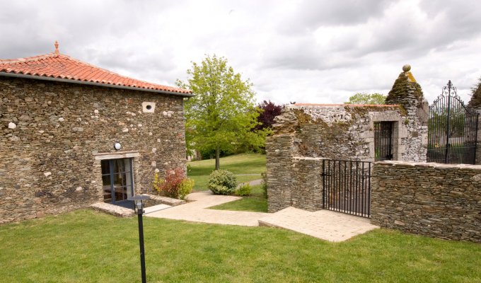 Vendee Location Villa Fontenay le Comte pour groupe avec piscine et spa