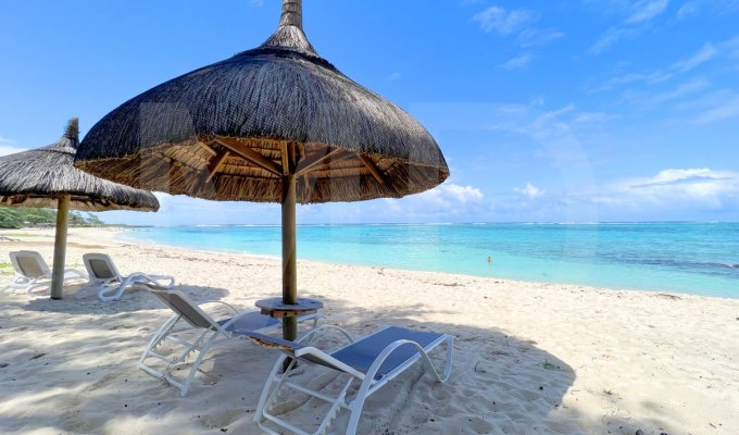 Location villa Ile Maurice Trou d'eau douce pied dans l’eau avec personnel et wifi