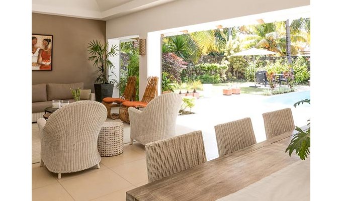 Location villa Ile Maurice 200 m plage de Flic en Flac  cuisinière et piscine privée