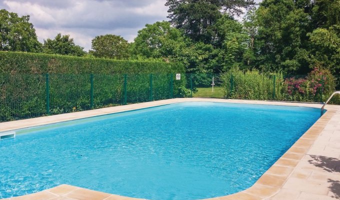 Pays de la Loire Location Maison de Charme Angers avec 2 piscines à disposition sur le domaine d'un château