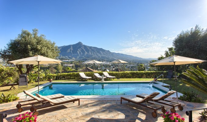 Terrasse et bains de soleil 