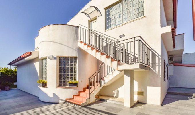 Appartement tout confort pour 8 personnes avec piscine privée à 20 km de la mer