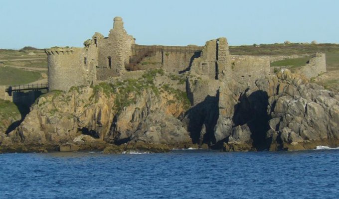 Vendée Location Villa Ile d'Yeu avec un accès direct à la plage et à quelques pas du port et des commerces