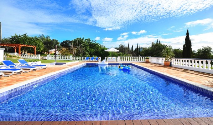 Location Villa Algarve Faro avec piscine privée et personnel