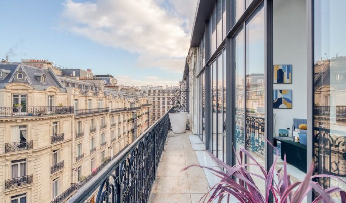 Location Appartement Luxe Paris Champs Elysees Penthouse vue sur la Tour Eiffel