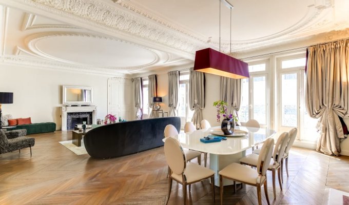 Location Appartement Luxe Paris Champs Elysees 5mns à pied des bords de Seine