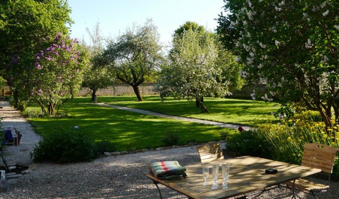Location Demeure de caractère en Champagne calme avec jardin clos isolé