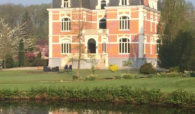 Location Château Lille Golf pour séjour en famille avec piscine privée intérieure