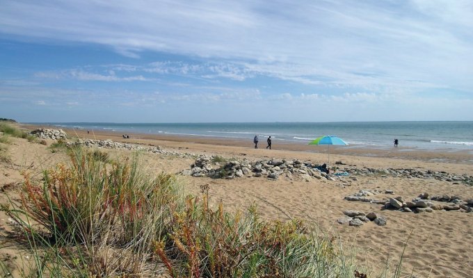 Vendee Location Villa La Tranche sur Mer avec piscine chauffée près des plages et des spots de surf