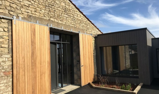 Vendee Location Villa La Tranche sur Mer avec piscine chauffée près des plages et des spots de surf