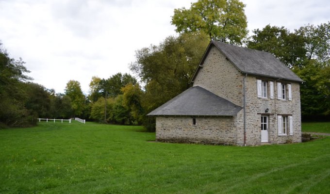 Location Maison de Charme Pays de la Loire au bord d'un lac