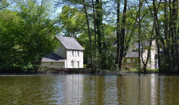 Location Maison de Charme Pays de la Loire au bord d'un lac