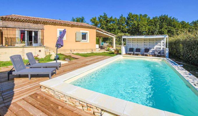 Location Maison Saint-Saturnin-Lès-Apt avec piscine privée