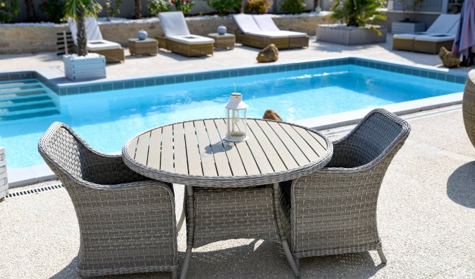 Location maison vacances Champagne piscine extérieure chauffée à 5 min Troyes et proche Lacs