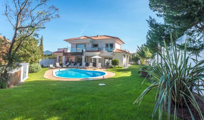 Location Villa Cascais avec piscine privée chauffée, salle de jeux et salle de sport, Cote Lisbonne