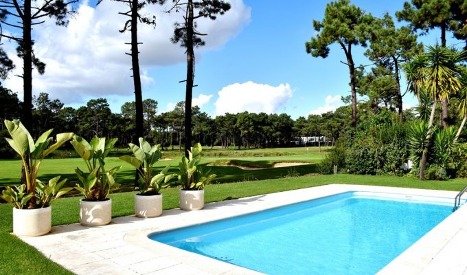 Location Villa Aroeira avec piscine privée, vue sur le Golf et près de la plage, Cote Lisbonne