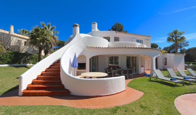 Location Villa Algarve Vilamoura avec piscine privée et vue sur le Golf