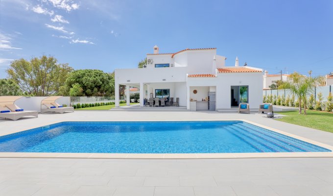 Location Villa Albufeira avec piscine chauffée et proche des plages, Algarve