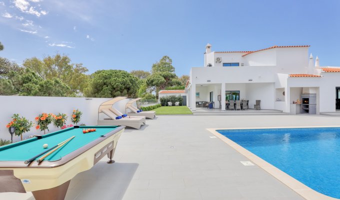 Location Villa Albufeira avec piscine chauffée et proche des plages, Algarve